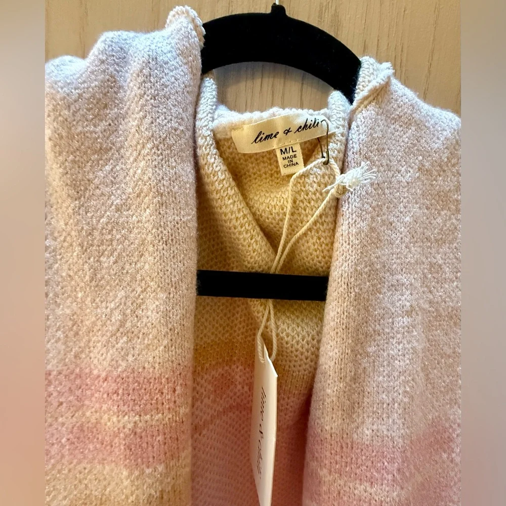 Elegant Pink and Cream Cardigan - Picture 3 of 11